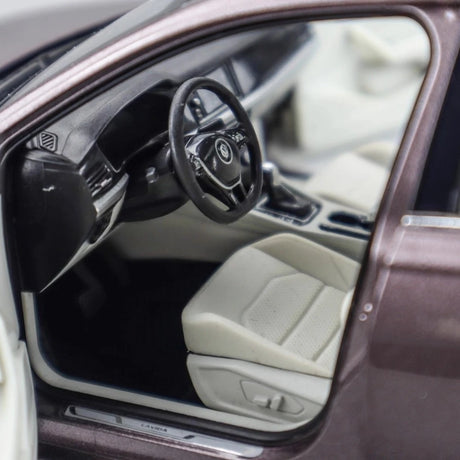 [OEM] 1:18 Volkswagen 2018 Lavida Purple Model Car Die-Cast