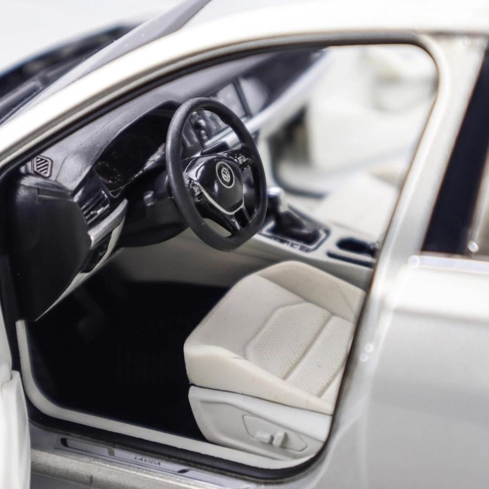 [OEM] 1:18 Volkswagen 2018 Lavida Silver Model Car Die-Cast
