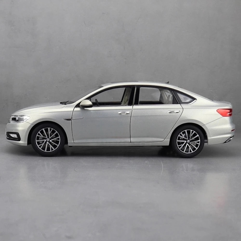 [OEM] 1:18 Volkswagen 2018 Lavida Silver Model Car Die-Cast