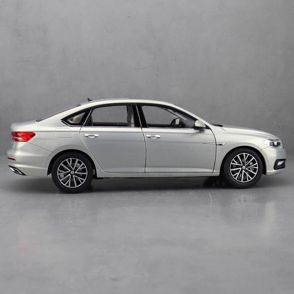 [OEM] 1:18 Volkswagen 2018 Lavida Silver Model Car Die-Cast