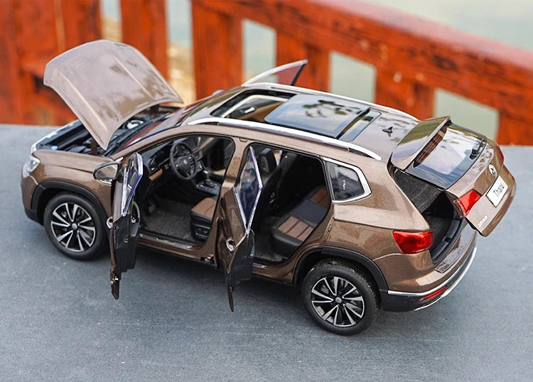 [OEM] 1:18 Volkswagen 2018 Taos Tharu ブラウン モデルカー Die-Cast