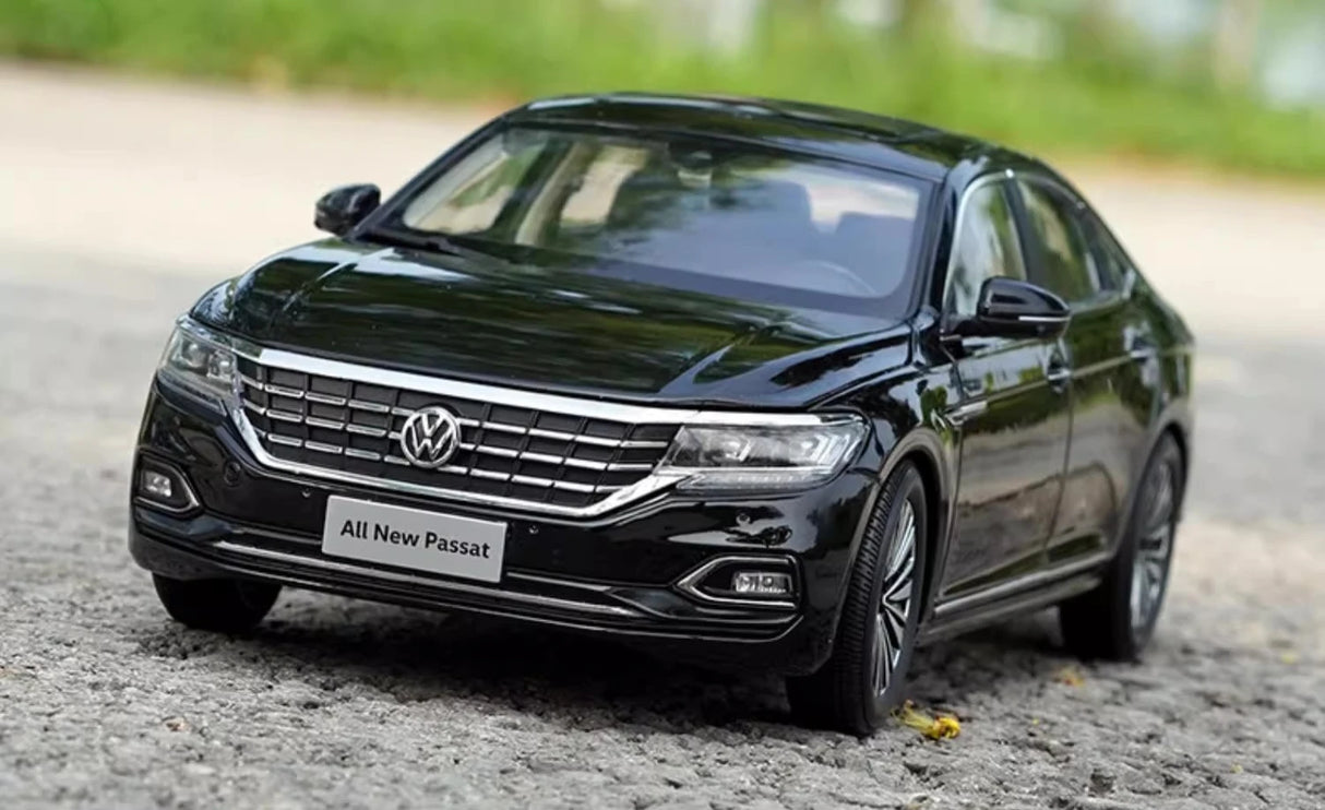 [OEM] 1:18 Volkswagen 2019 Passat Black Model Car Die-Cast