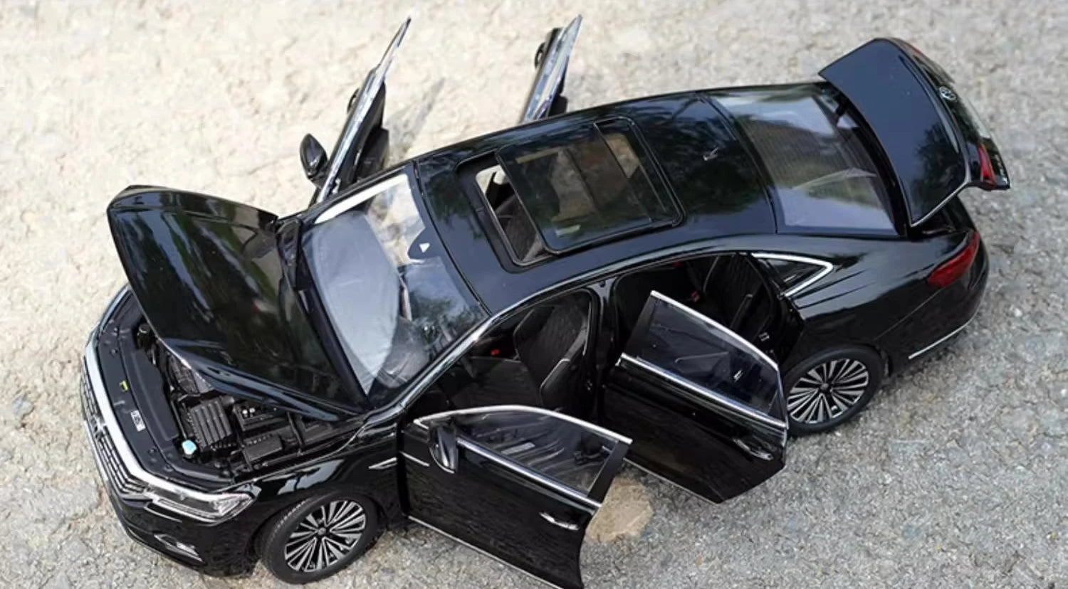[OEM] 1:18 Volkswagen 2019 Passat Black Model Car Die-Cast