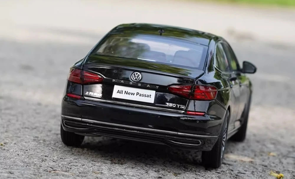 [OEM] 1:18 Volkswagen 2019 Passat Black Model Car Die-Cast