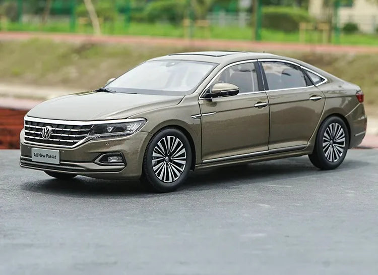 [OEM] 1:18 Volkswagen 2019 Passat Gold Model Car Die-Cast