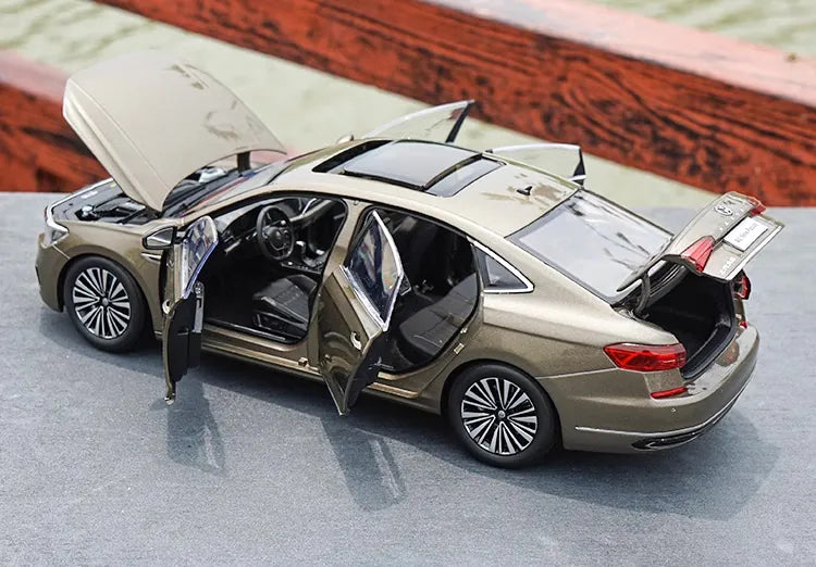[OEM] 1:18 Volkswagen 2019 Passat Gold Model Car Die-Cast