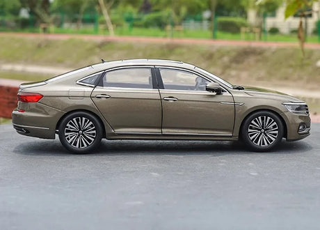 [OEM] 1:18 Volkswagen 2019 Passat Gold Model Car Die-Cast
