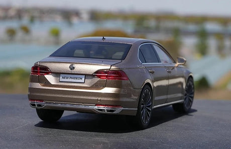[OEM] 1:18 Volkswagen 2021 Phideon Gold Model Car Die-Cast