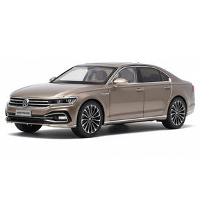 [OEM] 1:18 Volkswagen 2021 Phideon Gold Model Car Die-Cast