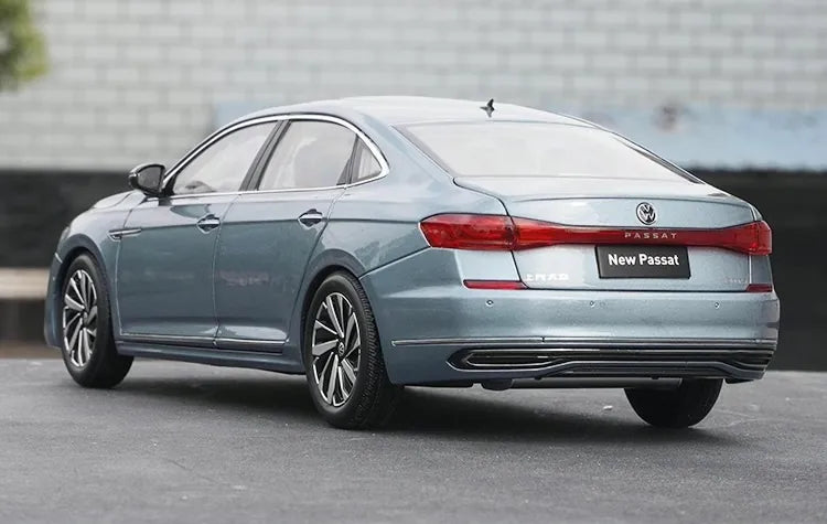 [OEM] 1:18 Volkswagen 2022 Passat 330TSI Starry Blue Model Car Die-Cast