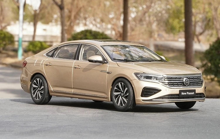 [OEM] 1:18 Volkswagen 2022 Passat Gold Model Car Die-Cast