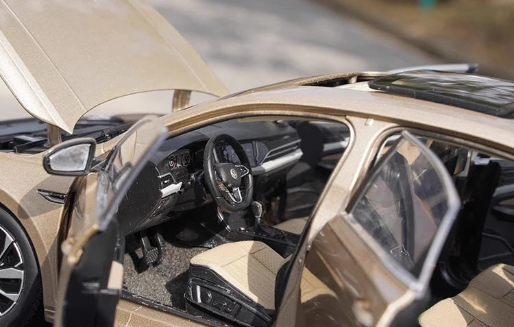 [OEM] 1:18 Volkswagen 2022 Passat Gold Model Car Die-Cast