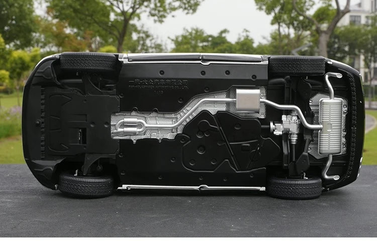 [OEM] 1:18 Volkswagen 2022 Tavendor White Model Car Die-Cast