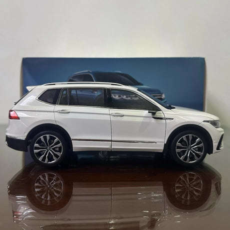 [OEM] 1:18 Volkswagen 2022 Tiguan L White Model Car Die-Cast