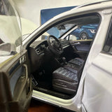 [OEM] 1:18 Volkswagen 2022 Tiguan L White Model Car Die-Cast
