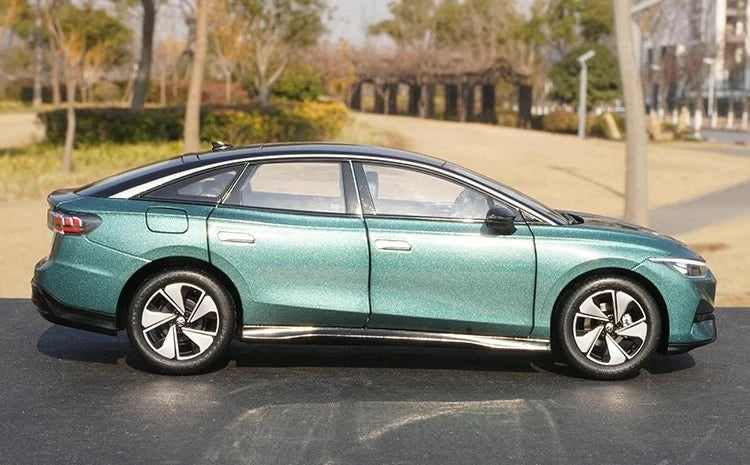 [OEM] 1:18 Volkswagen 2023 ID.7 Blue Model Car Die-Cast