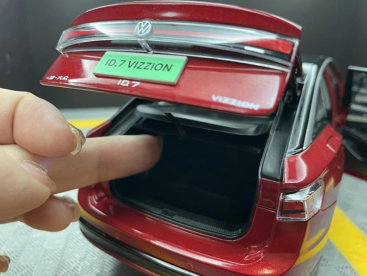 [OEM] 1:18 Volkswagen 2023 ID.7 Red Model Car Die-Cast