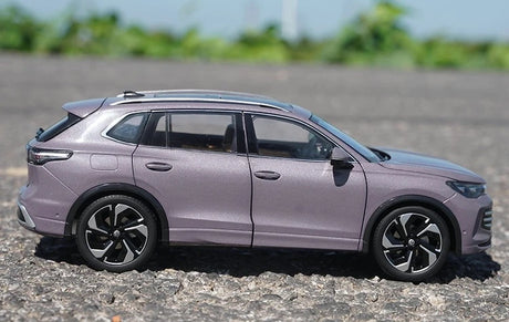 [OEM] 1:18 Volkswagen 2024 Tiguan L Purple Model Car Die-Cast