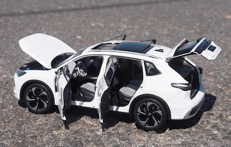 [OEM] 1:18 Volkswagen 2024 Tiguan L White Model Car Die-Cast