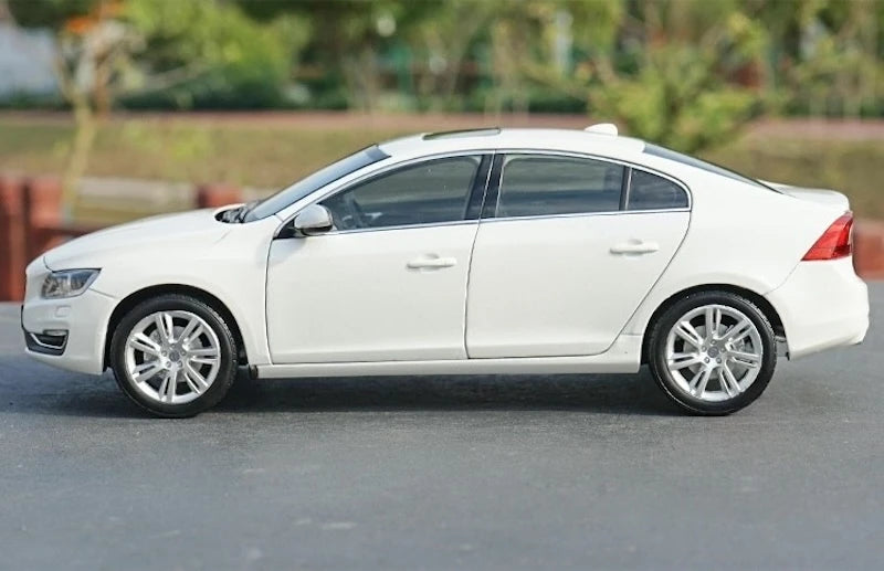 [OEM] 1:18 Volvo 2014 S60L bianco modellino di auto Die-Cast