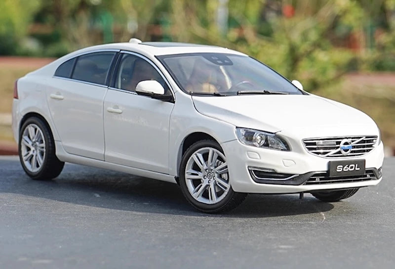 [OEM] 1:18 Volvo 2014 S60L wit modelauto Die-Cast