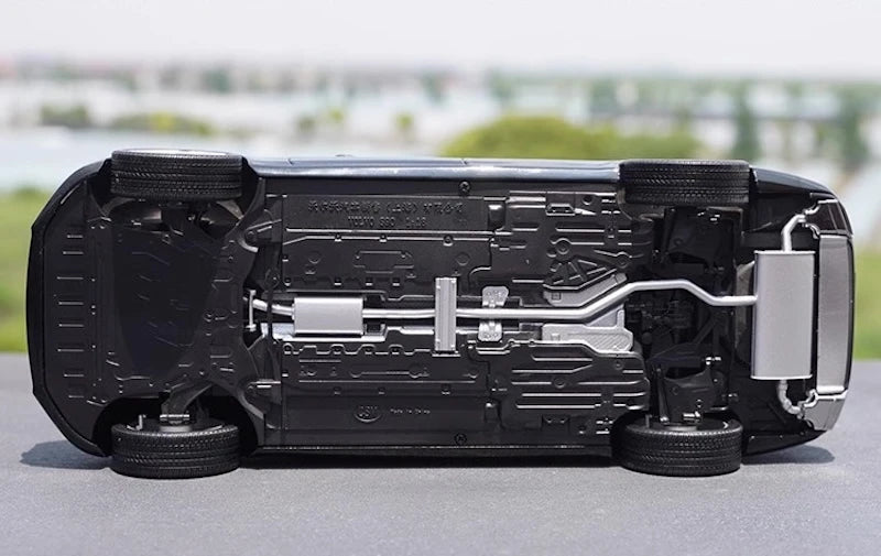 [OEM] 1:18 Volvo 2015 S90 Black Model Car Die-Cast