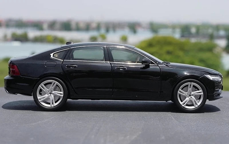 [OEM] 1:18 Volvo 2015 S90 Black Model Car Die-Cast