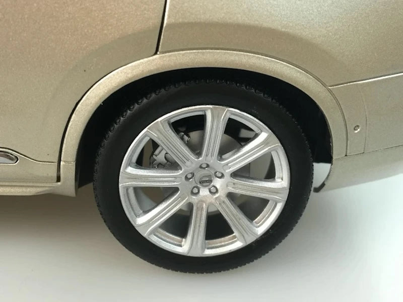 [OEM] 1:18 Volvo 2015 XC90 Gold Model Car Die-Cast