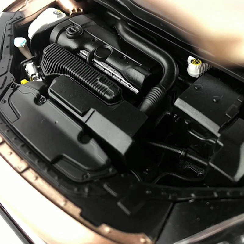 [OEM] 1:18 Volvo 2016 V40 Brown Model Car Die-Cast