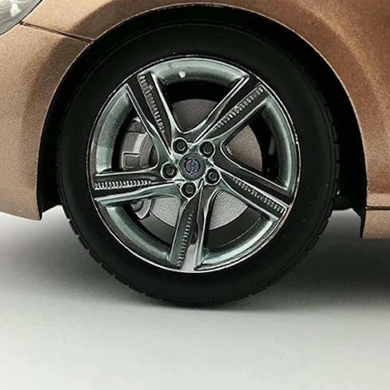 [OEM] 1:18 Volvo 2016 V40 Brown Model Car Die-Cast