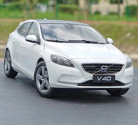 [OEM] 1:18 Volvo 2016 V40 White Model Car Die-Cast