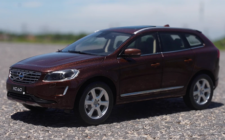 [OEM] 1:18 Volvo 2016 XC60 Brown Model Car Die-Cast