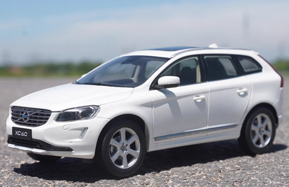 [OEM] 1:18 Volvo 2016 XC60 White Model Car Die-Cast