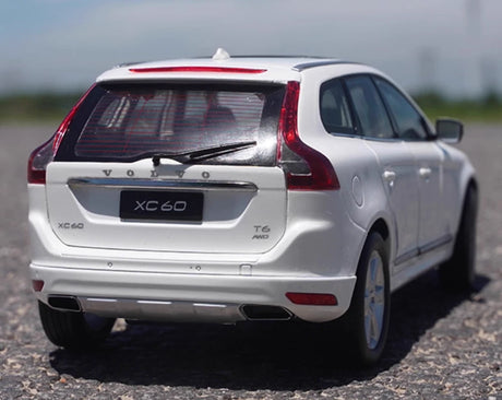 [OEM] 1:18 Volvo 2016 XC60 White Model Car Die-Cast