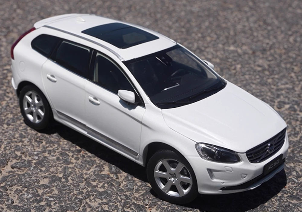 [OEM] 1:18 Volvo 2016 XC60 White Model Car Die-Cast
