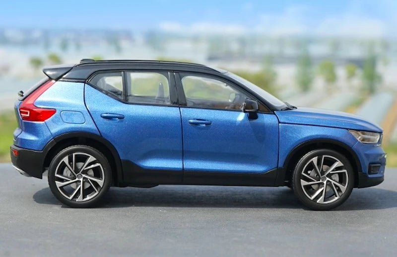 [OEM] 1:18 Volvo 2018 XC40 Blue Model Car Die-Cast