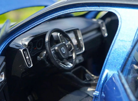 [OEM] 1:18 Volvo 2018 XC40 Blue Model Car Die-Cast