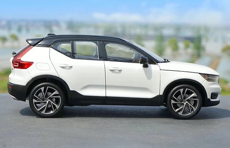 [OEM] 1:18 Volvo 2018 XC40 White Model Car Die-Cast