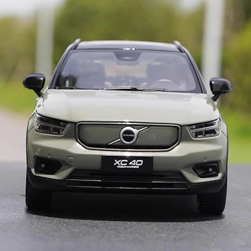 [OEM] 1:18 Volvo 2022 XC40 Green Model Car Die-Cast