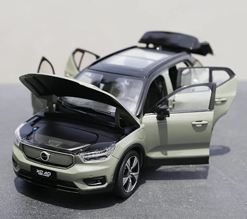 [OEM] 1:18 Volvo 2022 XC40 Green Model Car Die-Cast