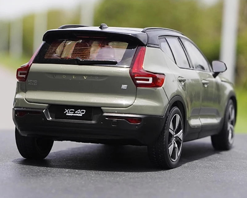 [OEM] 1:18 Volvo 2022 XC40 Green Model Car Die-Cast