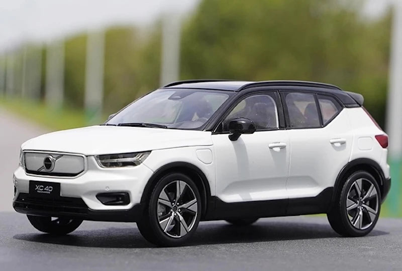 [OEM] 1:18 Volvo 2022 XC40 White Model Car Die-Cast