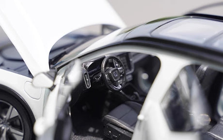 [OEM] 1:18 Volvo 2022 XC40 White Model Car Die-Cast
