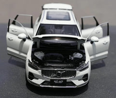 [OEM] 1:18 Volvo 2022 XC60 White Model Car Die-Cast