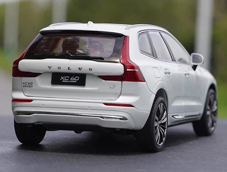 [OEM] 1:18 Volvo 2022 XC60 White Model Car Die-Cast