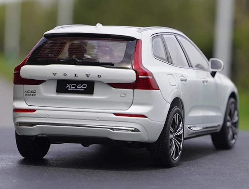 [OEM] 1:18 Volvo 2022 XC60 White Model Car Die-Cast