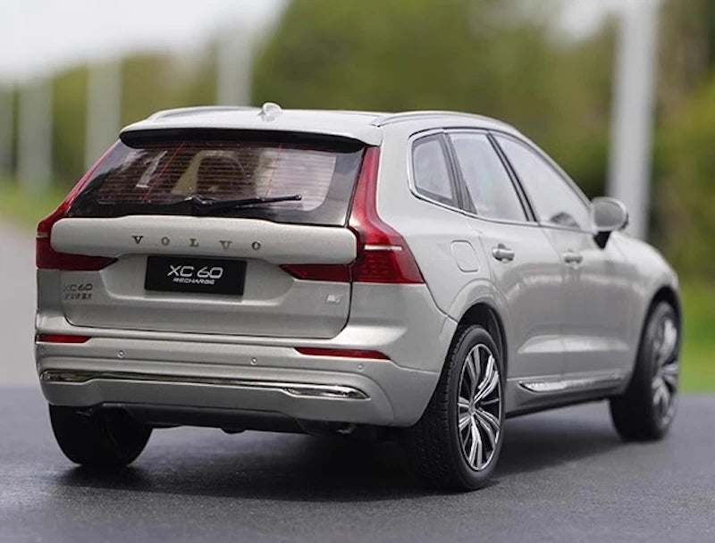[OEM] 1:18 Volvo 2022 XC60 Silver Model Car Die-Cast