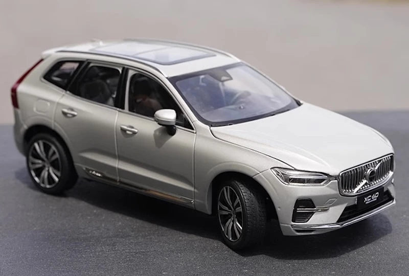 [OEM] 1:18 Volvo 2022 XC60 Silver Model Car Die-Cast
