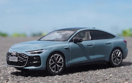 [OEM] 1:18 Audi 2023 A5L Sportback Blue Model Car Die-Cast