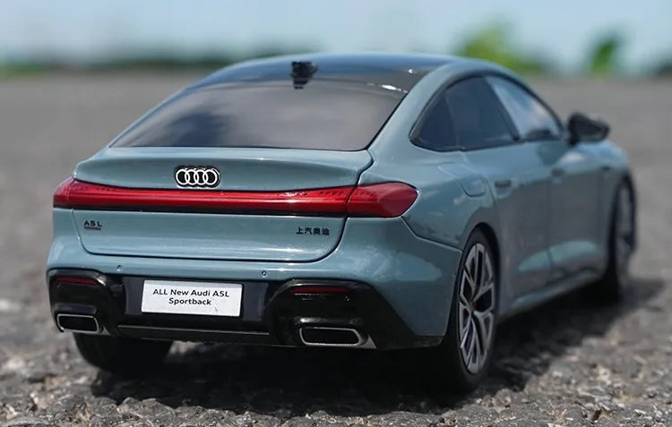 [OEM] 1:18 Audi 2023 A5L Sportback Blue Model Car Die-Cast